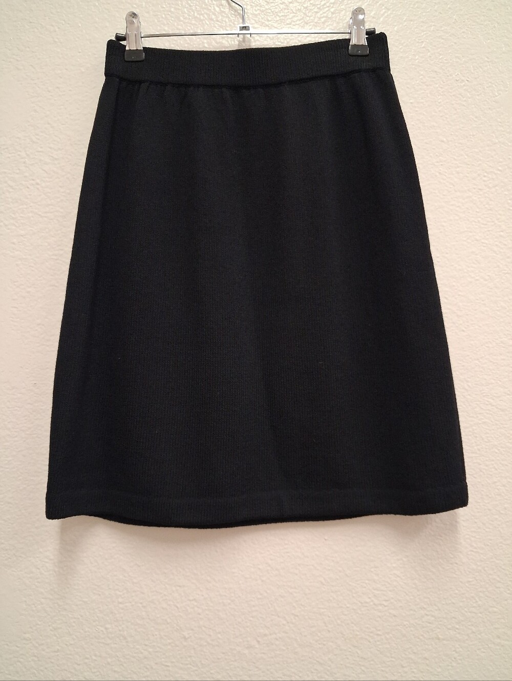 Vtg St John Basics Skirt Womens Sz 4 Black Santana Knit Straight Classic Pencil